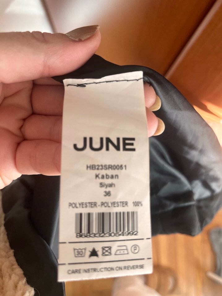 Siyah Kürklü Kadın Kışlık Mont - Görsel 5