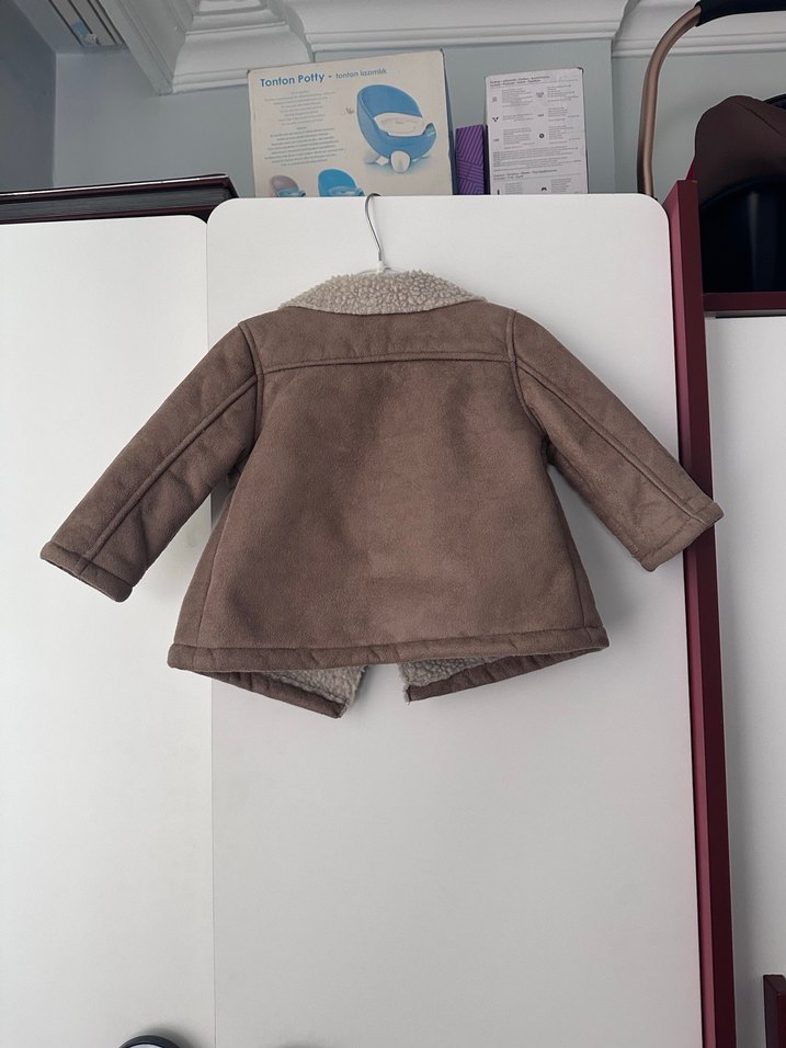 Düğmeli Kahverengi Süet Erkek Çocuk Kaban - Görsel 3