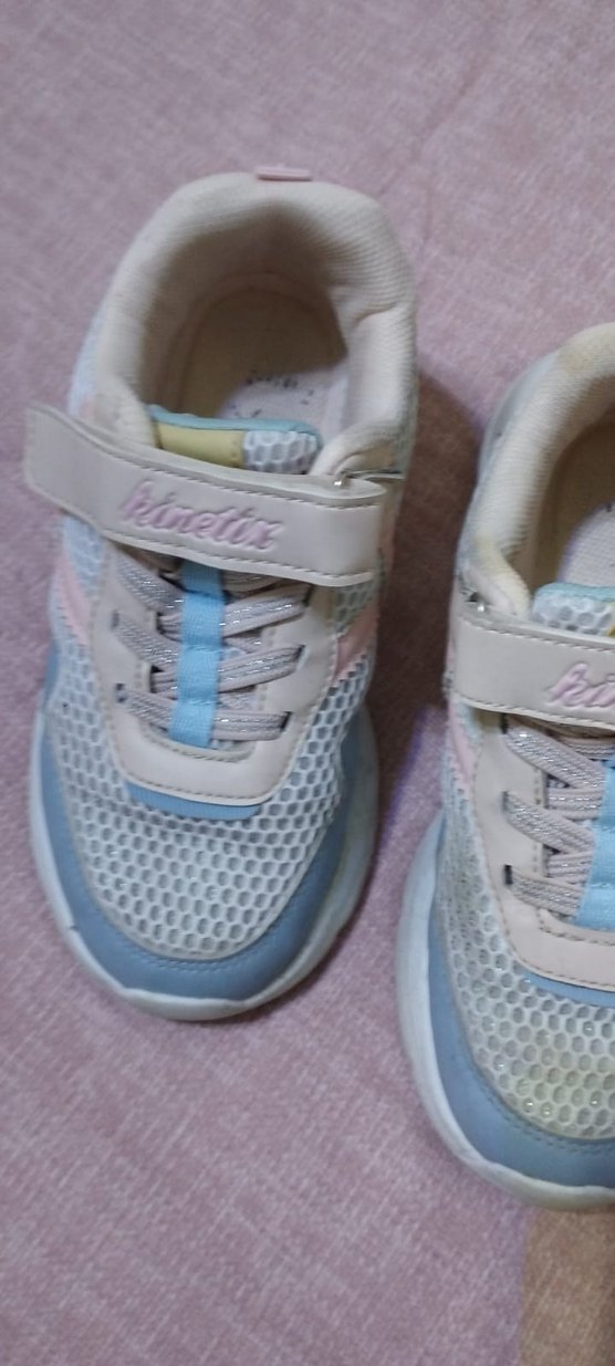 Kız Çocuk Pembe Bağcıklı ve Cırtcırtlı Spor Ayakkabı - Görsel 2