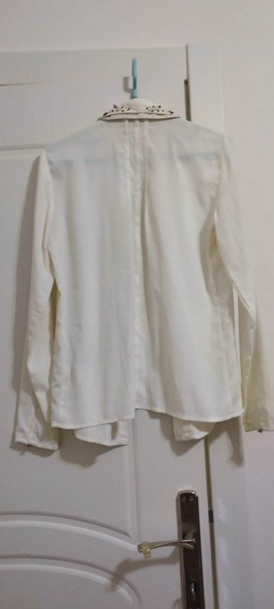 Düğmeli, Baskılı Beyaz Kadın Bluz - Görsel 4