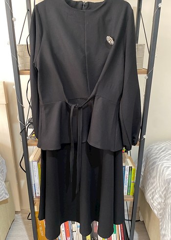 Siyah etekli takım - Görsel 3
