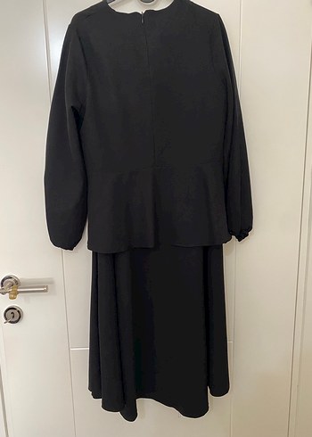 Siyah etekli takım - Görsel 4