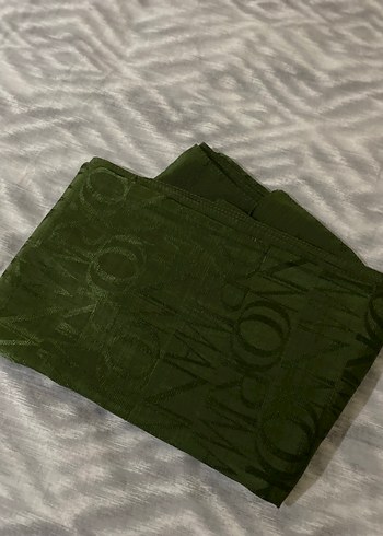 İMANNOOR Monogram İmza Haki Shiny Jakar Şal - Görsel 5