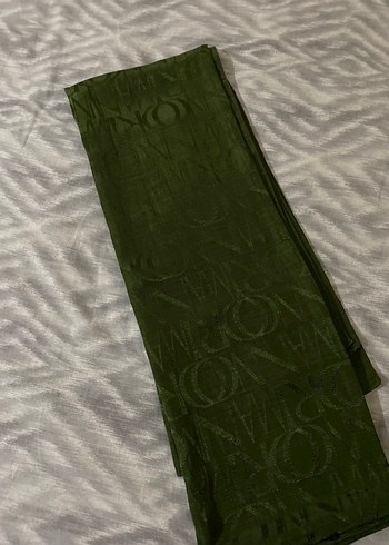 İMANNOOR Monogram İmza Haki Shiny Jakar Şal - Görsel 4