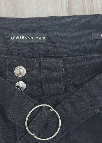 LC Waikiki Kemerli Siyah Kadın mom jean