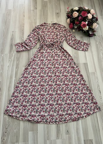 Pembe Çiçek Desenli Uzun Bohem Elbise