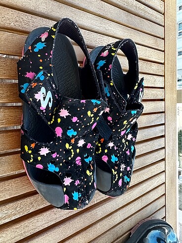 Skechers Skechers 30 numara sandalet