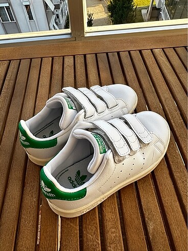 Adidas stan smith markalı 29 numara ayakkabı