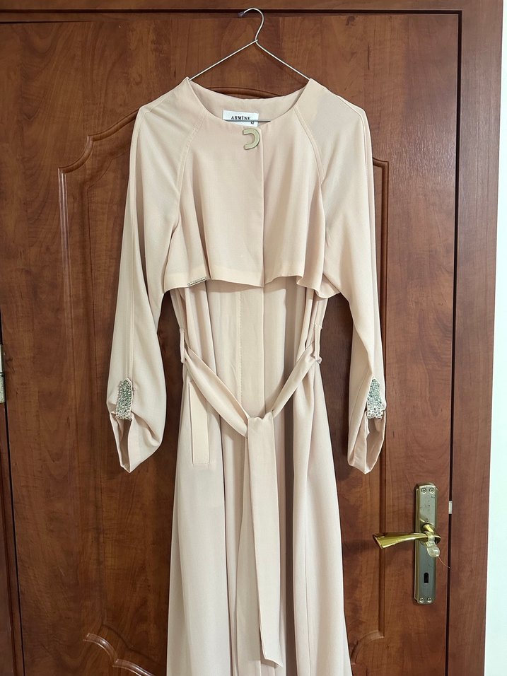 Pudra Düğmeli Uzun Armine Abaya - Görsel 3
