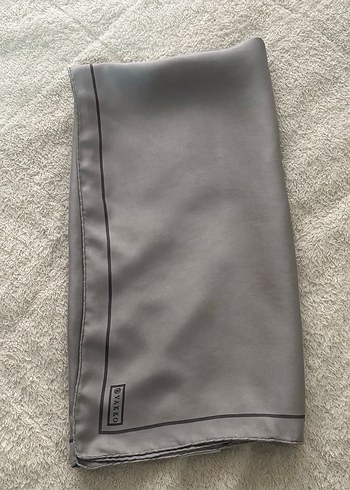 Gri Vakko Eşarp - Görsel 4