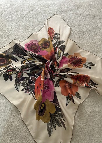 Çiçek Desenli Armine Eşarp - Görsel 2