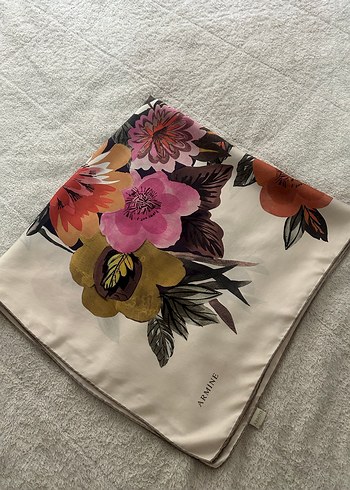 Çiçek Desenli Armine Eşarp - Görsel 3