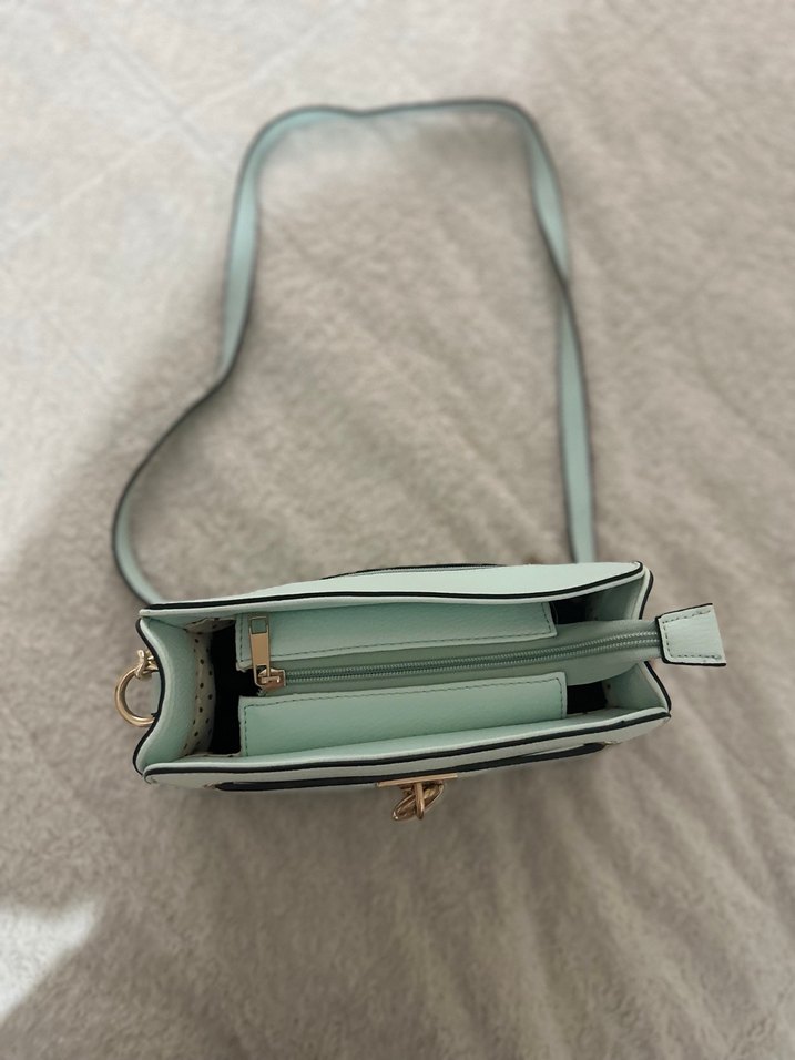 Zincir Detaylı Mint Deri Kadın Çanta - Görsel 3