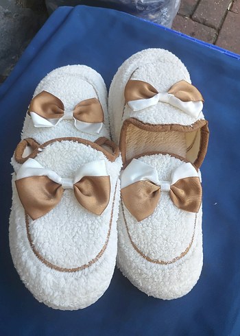 Kadın Beyaz Ev Terliği Fiyonk Detaylı - Görsel 4