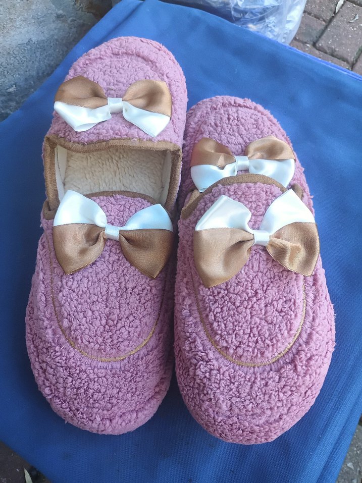 Kadın Beyaz Ev Terliği Fiyonk Detaylı - Görsel 3