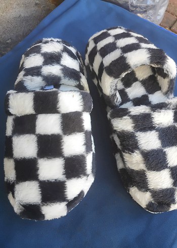 Kahverengi Kareli Peluş Kadın Ev Terliği - Görsel 4