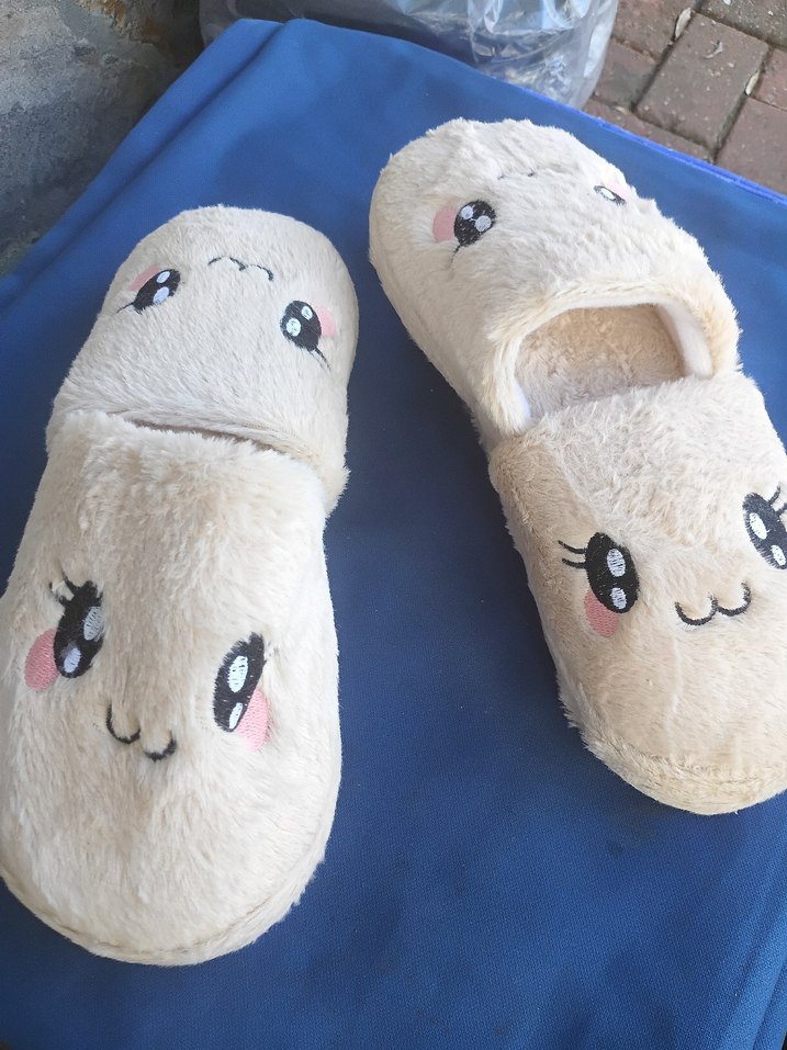 Gri Peluş Kadın Ev Terliği - Görsel 4