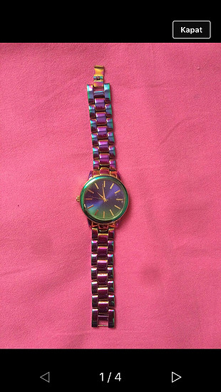 H&M hologram saat