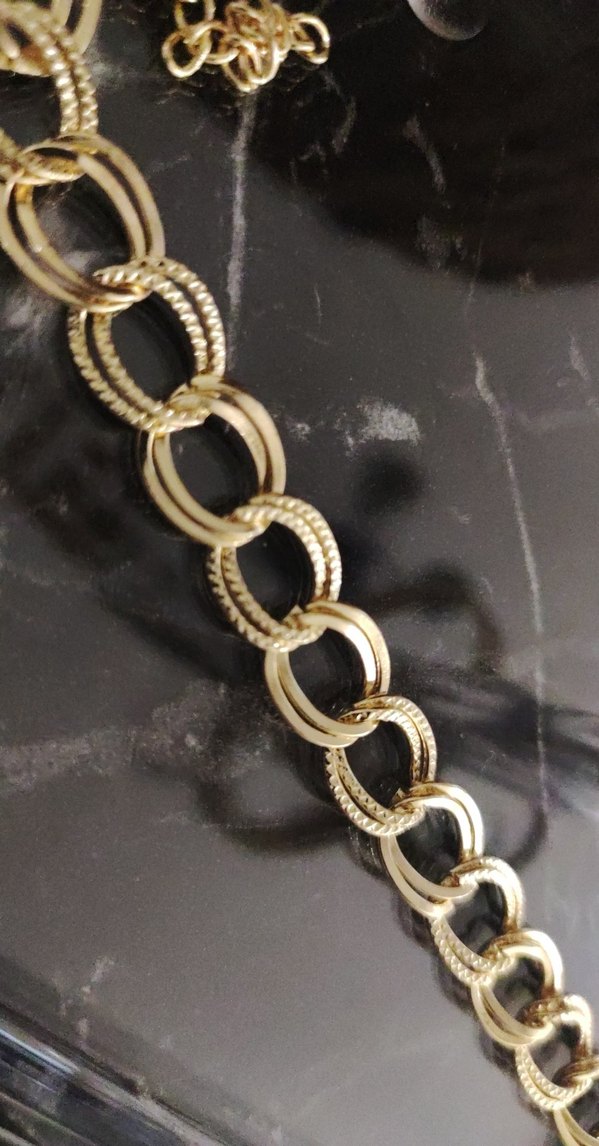 Zincir Detaylı Altın Renk Kadın Bileklik - Görsel 2