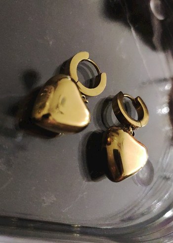 Altın Renk Parlak Çelik Kalp Şeklinde Küpe - Görsel 2