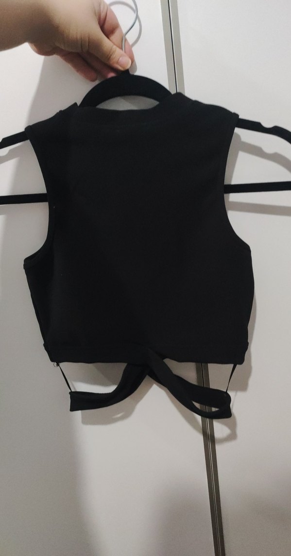 Siyah Bel Detaylı Strappy Crop Top - Görsel 4