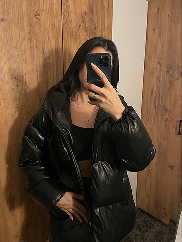 Siyah şişme mont