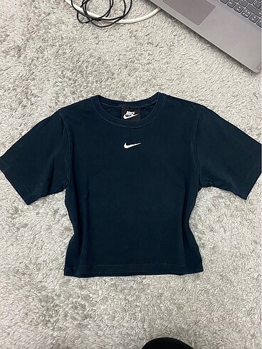 nike kısa kollu tişört crop