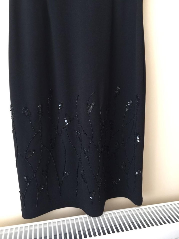 Siyah V Yakalı  Elbise - Görsel 2