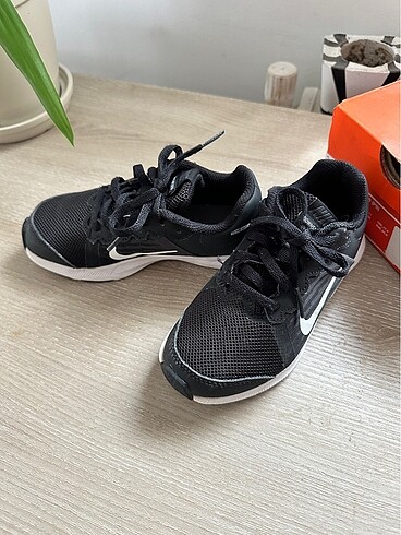 28 Beden siyah Renk Orginal nike spor ayakkabı