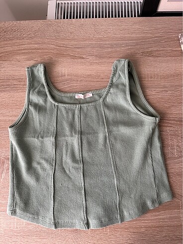 Ecrou crop