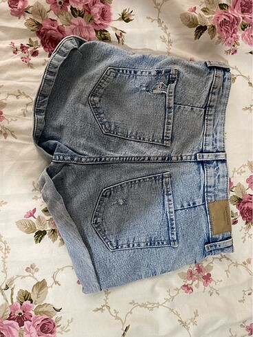 34 Beden Bershka şort