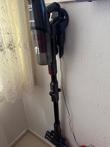 Beden Tefal şarjlı dikey süpürge