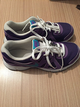 Nike revolution 2