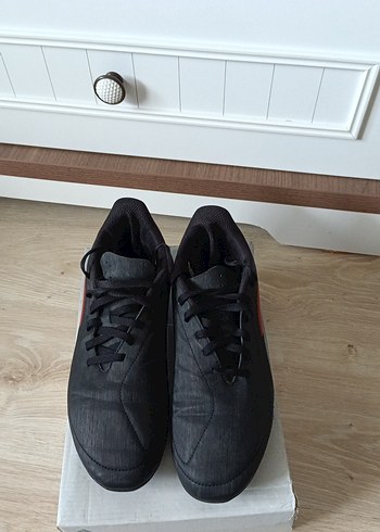 Erkek adidas az giyilmiş 38 numara krampon