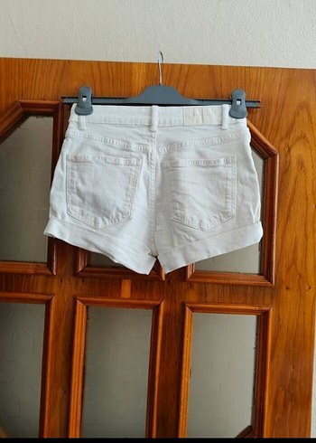 Bershka Beyaz Mini Denim Şort