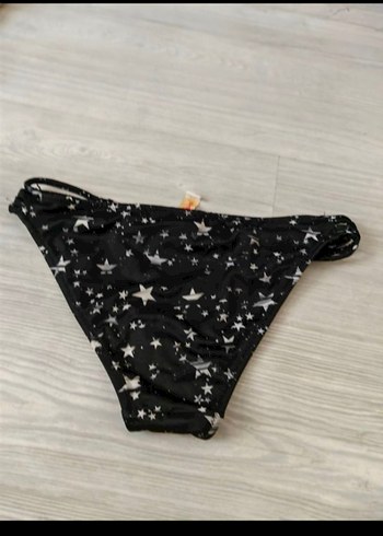 36 Beden Siyah Yıldız Desenli Rock Punk Bikini Altı