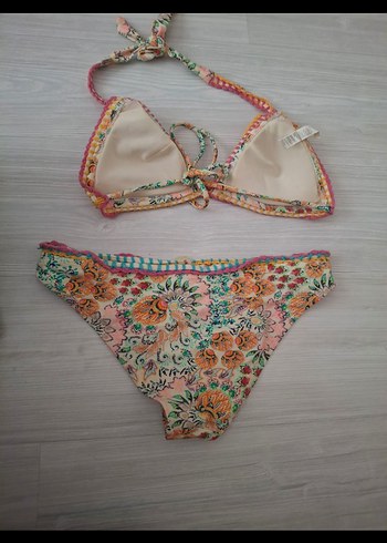 40 Beden Nakışlı ve Bohem Bikini