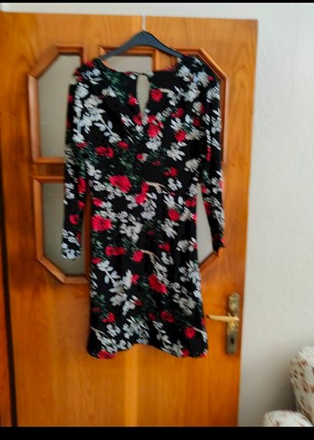 m Beden Çiçek Desenli V Yakalı Mini Elbise