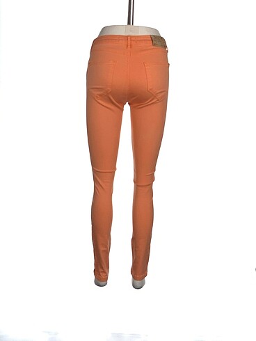 36 Beden Zara Skinny %70 İndirimli.