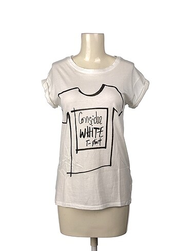 Zara T-shirt %70 İndirimli.