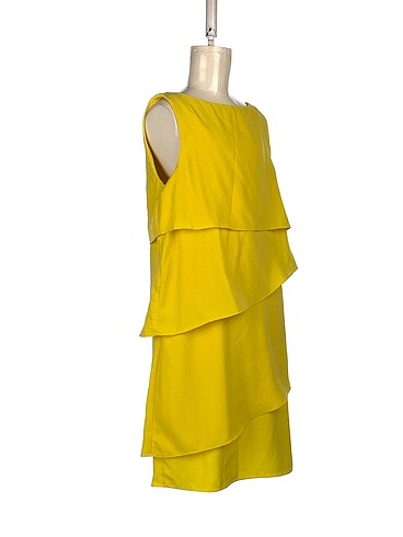 Zara Zara Kısa Elbise %70 İndirimli.