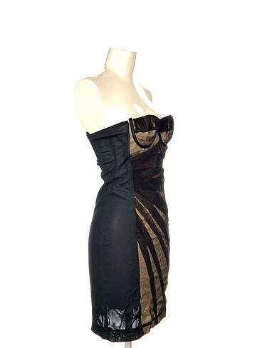 Dolce & Gabbana Dolce & Gabbana Kısa Elbise %70 İndirimli.