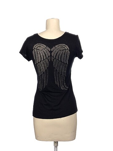 m Beden Diğer T-shirt %70 İndirimli.