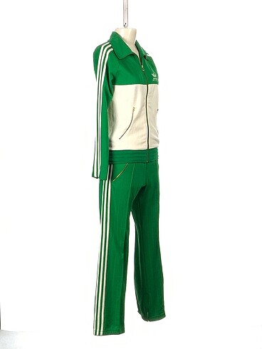 Adidas Adidas Eşofman Takımı %70 İndirimli.