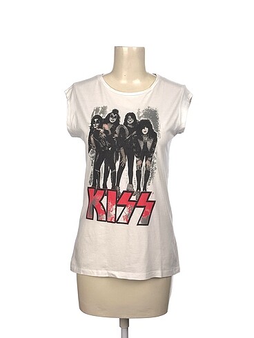 Diğer T-shirt %70 İndirimli.