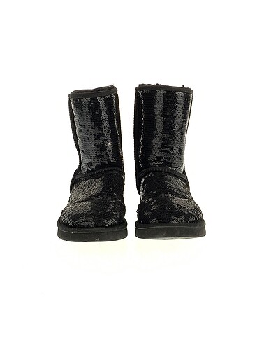 38 Beden Ugg Çizme %70 İndirimli.