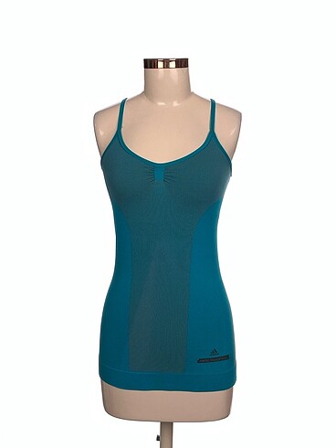 Adidas T-shirt %70 İndirimli.