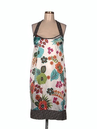 Zara Kısa Elbise %70 İndirimli.