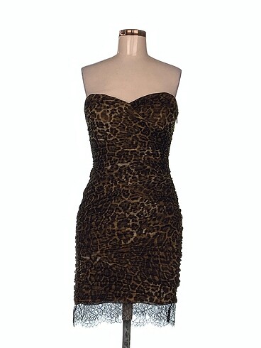 BCBG Maxazria Kısa Elbise %70 İndirimli.