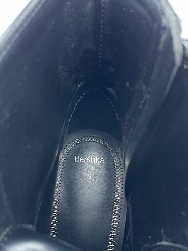39 Beden siyah Renk Bershka Bot %70 İndirimli.